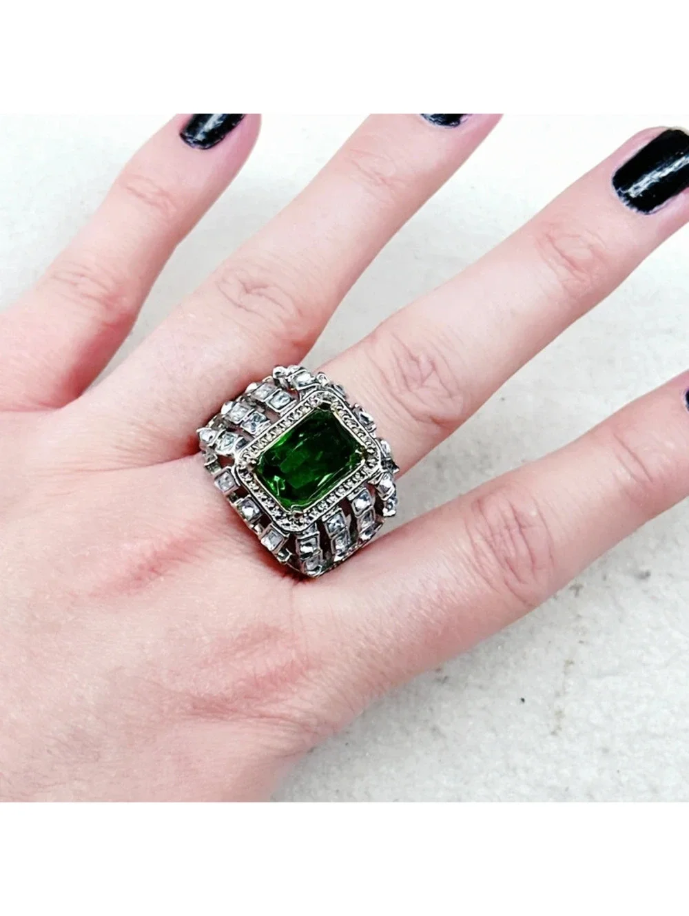 3021u. Green Cocktail Ring 12.75 Damaged